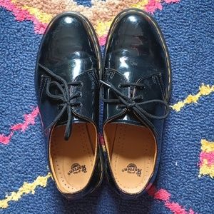 Dr. Doc Martens black patent leather oxfords women's size 9